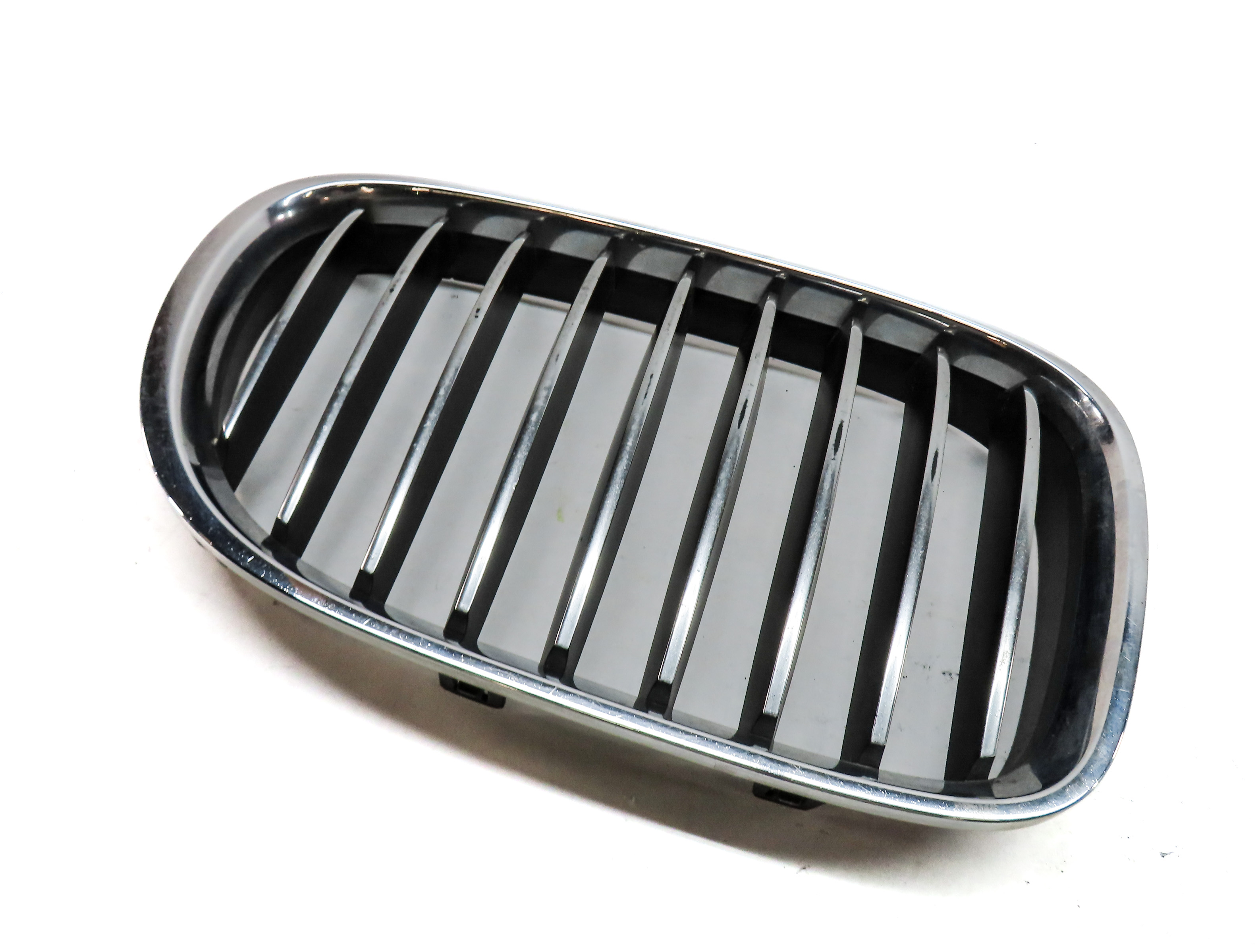 2013-2015 BMW 7-SERIES (F01 F02 F04) FRONT RIGHT PASSENGER HOOD VENT GRILLE — exact item pictured